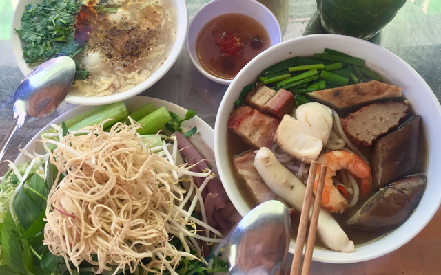 Thu - Bún Mắm & Súp Cua