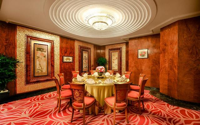The Royal Pavilion - Long Triều - Nhà Hàng Hoa
