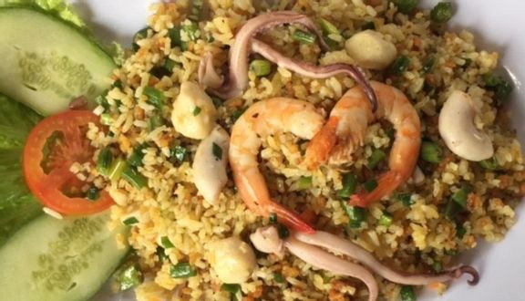 Cơm thịt kho hột vịt