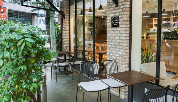 The Coffee House - Hoàng Hoa Thám