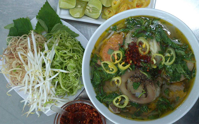 Bún bò + giò heo