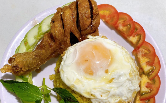 Cơm chiên gà xé