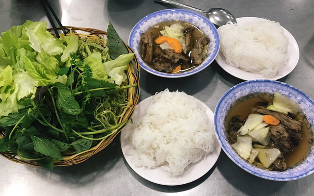 Bún đậu, thịt, chả cốm