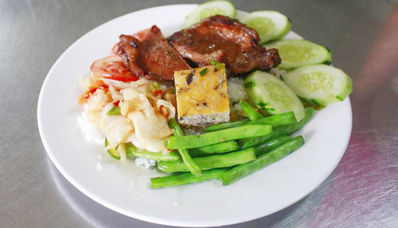 Cơm tấm sườn chả