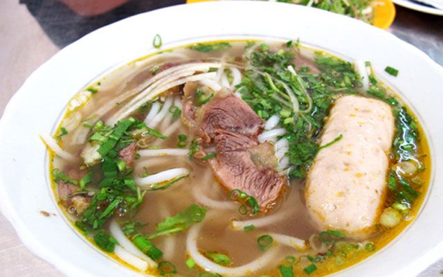 Bún bò gân