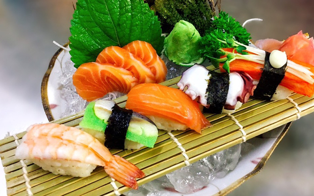 Sushi cơm cuộn Cali