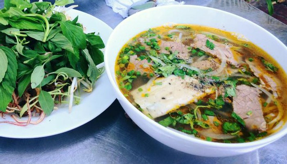 Sunny - Bún Bò Huế & Chè Thái