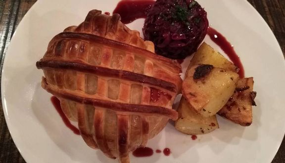 Basket Of Hand Cut Fries (V)