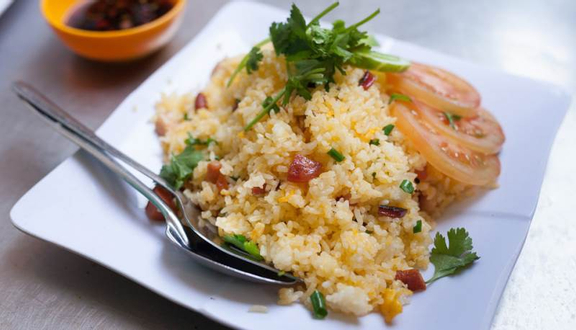 Cơm má đùi gà chiên nước mắm + Canh gà lá giang