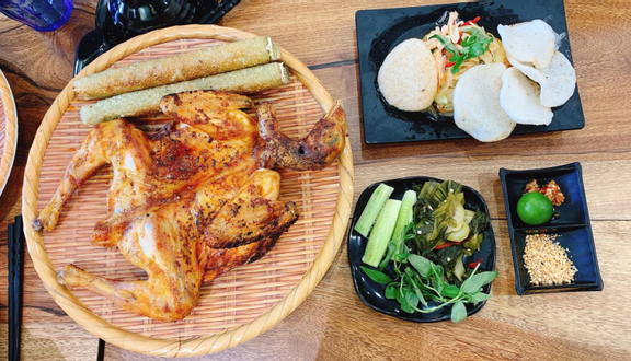 Gà Ác Tiềm Đông Trùng Hạ Thảo (1/2 Con)