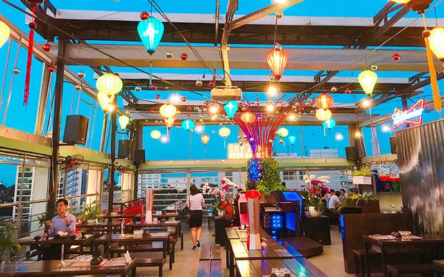 Sky Zone Rooftop Beer Garden