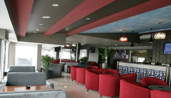 Sky 17 Cafe & Restaurant