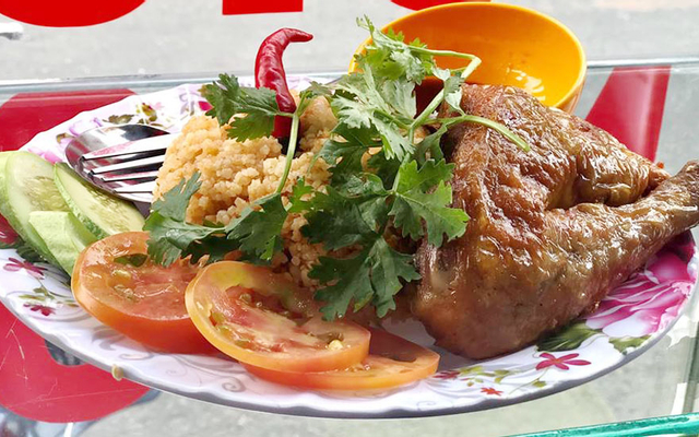 Siu Nhơn - Cơm Gà Xối Mỡ