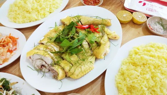 1 Cơm gà xá xíu đặc biệt + 1 Atiso đỏ
