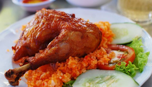 Cơm gà má đùi
