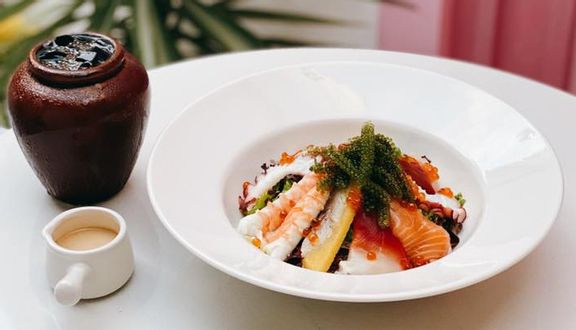 Sen Trắng Bistro - Vinhomes Central Park