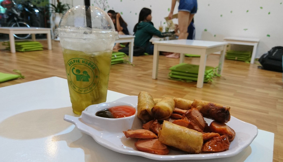 Selfie House - Trà Sữa & Thế Giới Ăn Vặt