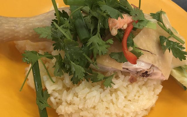 Cơm mông gà xối mỡ