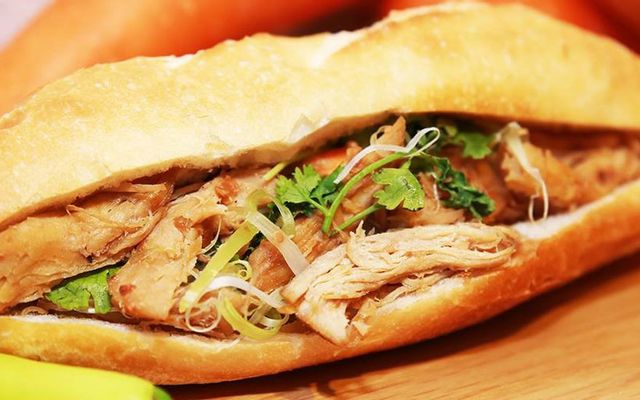 Sáu Lẹ - Bánh Mì & Xôi Mặn - Nguyễn Tri Phương
