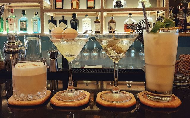 Salute Bar & Lounge
