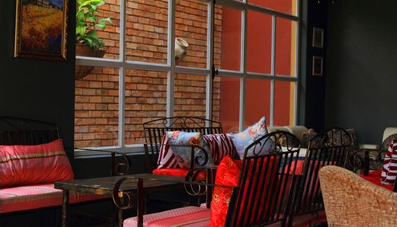 Salado Cafe - Sân Vườn & Máy Lạnh