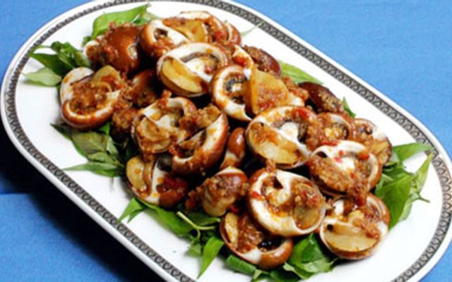Trứng Gà Non Cháy Tỏi