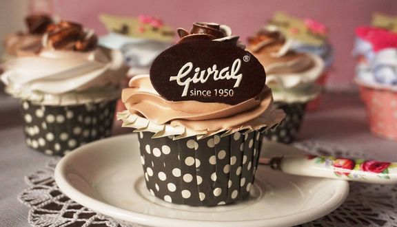 Sài Gòn Givral Bakery - 513 Quang Trung