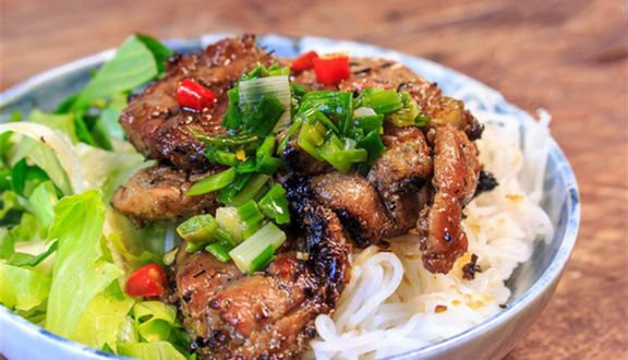 Cơm cá ngừ kho
