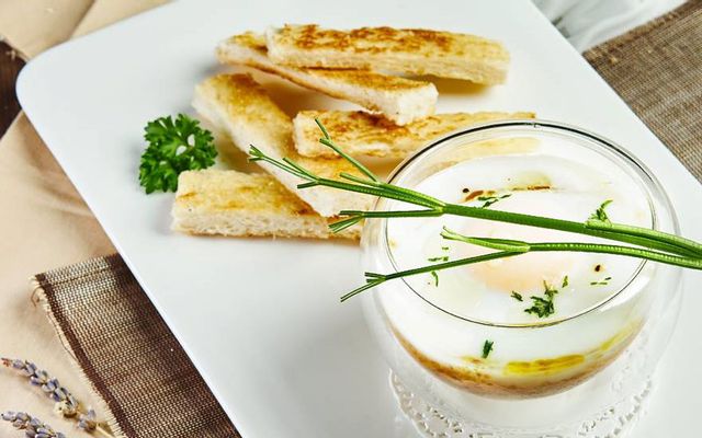 Cơm tấm thịt nướng bì chả