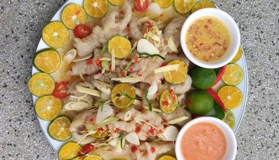 Chân gà rút xương xào bơ tỏi (hộp lớn)