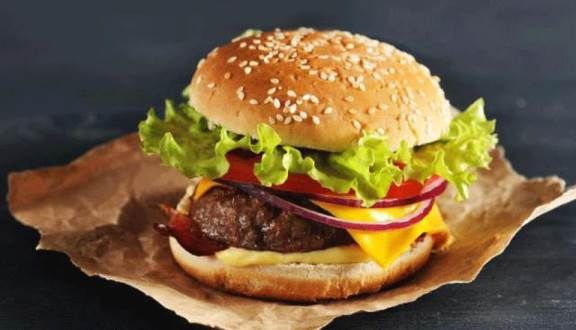 Combo Burger Bò + phô mai + 1 phần gà viên sốt cay + 1 chai coca
