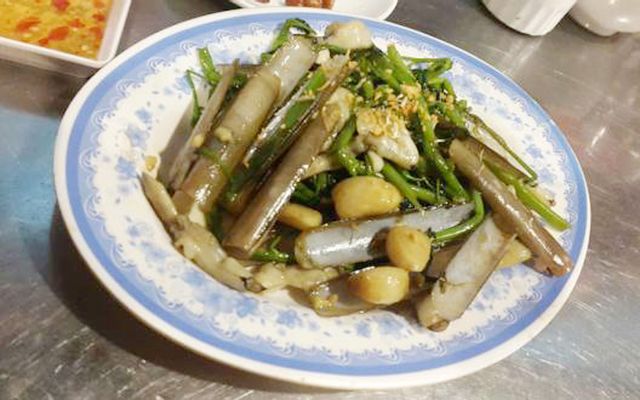 Quán Ốc Cây Me