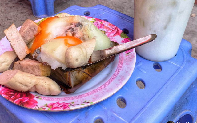 Xôi Chả, Ruốc, Lạp Xưởng