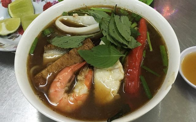 Quán Ngon Tân Phú - Bún Mắm, Bún Thái & Chè
