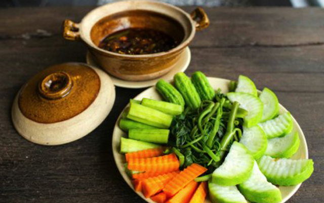 Cơm lứt dĩa