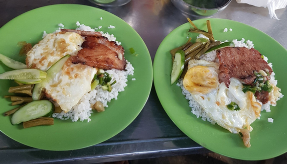 Quán Cơm Tấm 111