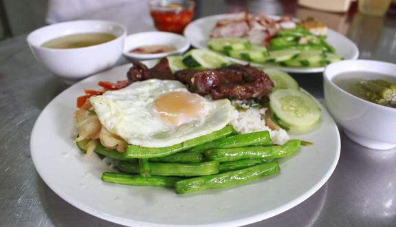 Quán Cơm Huyền Hương