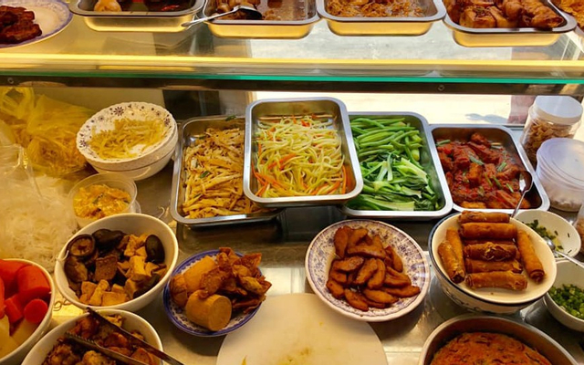 Bún chả giò