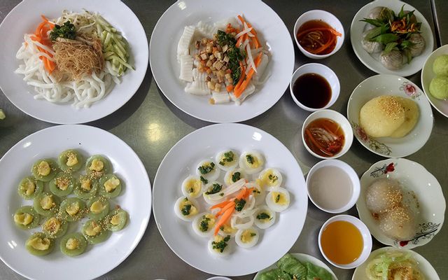 BÚN THỊT NƯỚNG CHẢ GIÒ