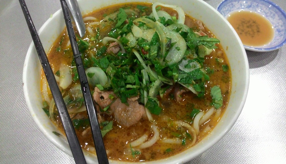 Nui xào bò
