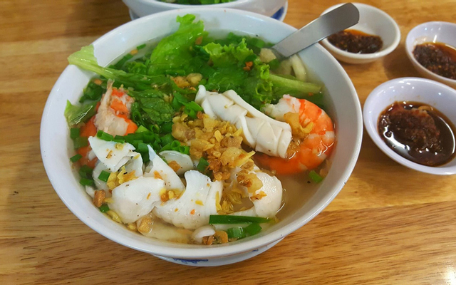 Quán Ba Chấm - Hủ Tiếu Hồ - Bến Vân Đồn