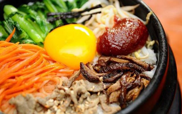 Cơm trứng với tương đen