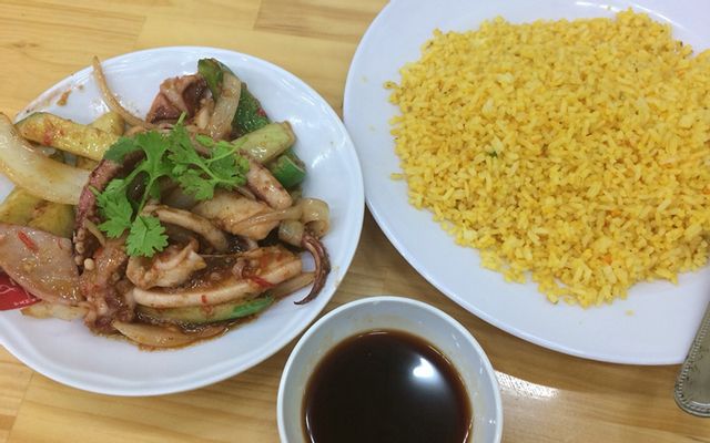 Cơm mực xào sa tế