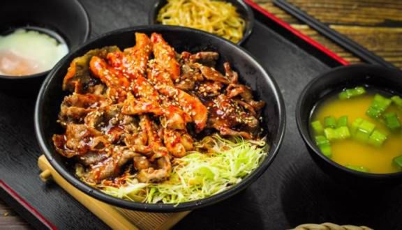 CƠM CUỘN TRỨNG + COCA COLA