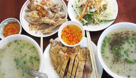 Giò Heo Rút Xương Quay Lá Mắc Mật