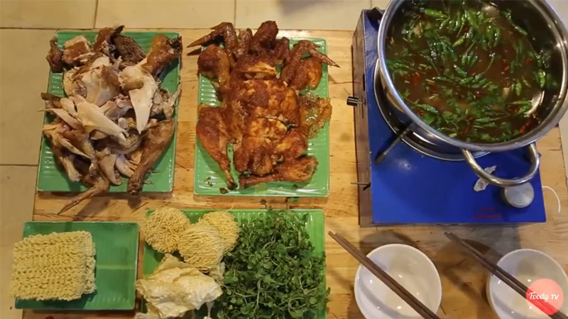 Gà nướng lu muối ớt  (nguyên con)