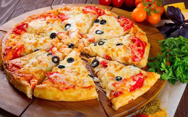 Pizza bò bít tết