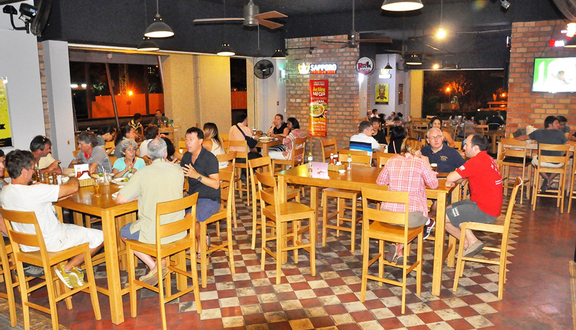 Pitchers Sport & Grill