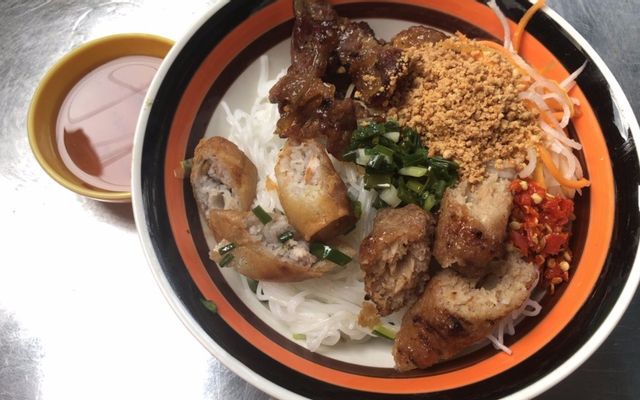 Phương Khanh - Bún Thịt Nướng & Gỏi Cuốn