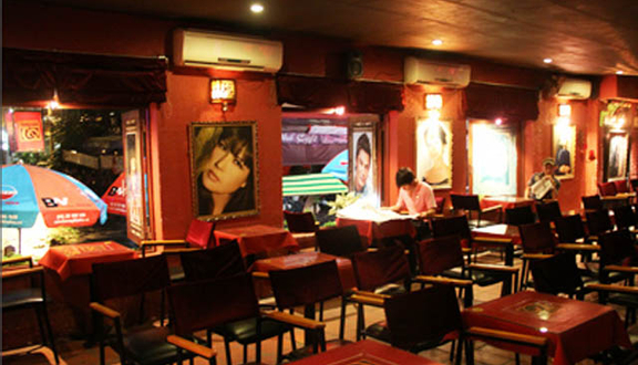 Phòng Trà Tiếng Xưa - Hùng Vương